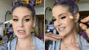 Kelly osbourne, is that you? 8pwcsm2qaifixm