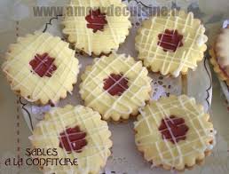 Sables A La Confiture De Fraises Amour De Cuisine Recette Sable A La Confiture Confiture Fraise Gateau Aid