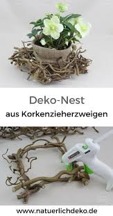 Deko Kranz Basteln Aus Korkenzieherzweigen Naturlich Deko Fruhlingsdekoration Deko Kranze Osterdeko