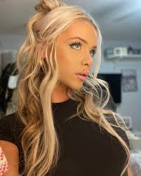 Danielle Stark's Instagram, Twitter & Facebook