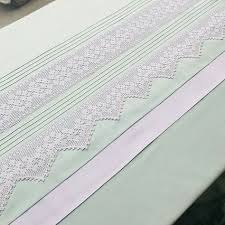Su Yesili Nevresim Takimi Musterimizin Dantelini Ara Dantel Olarak Degerlendirdik Lencois De Cama Barrados De Croche Colchas