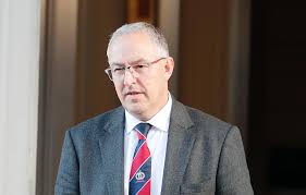 Aboutaleb snapt niet waarom de zelfmoord van zijn zus, een verhaal dat hij zelfs voor zijn vrienden zorgvuldig geheim heeft gehouden, moet worden. Ggd Medewerkers Gluren In Dossier Van Bn Ers