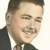 Ann Dinius's Instagram, Twitter & Facebook