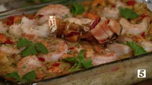 Cook for another 5 minutes. Seafood Cornbread Dressing