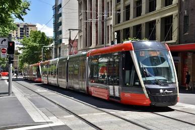 Jaringan trem (Light Rail) di jalanan kota Sydney., AI generated