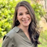 Julia Minchew's Instagram, Twitter & Facebook