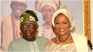 Самые новые твиты от remi tinubu (@remitinubu): Video Nigerians React As Photos Of Remi Tinubu S 60th Birthday Dominates Nigerian News Papers