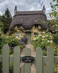 2 142 Likes 26 Comments Victoria Magazine Victoriamagazine On Instagram Truly The Charm Of An Engl English Cottage Rose Cottage English Cottage Garden