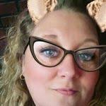 Wendi Shaw's Instagram, Twitter & Facebook