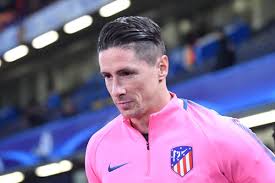 Torres versuchte alles, bepackte sich mit muskeln, schnitt die haare, gab sich kriegerisch. Fernando Torres