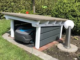 Garage Im Schwedenstil Fur Den Mahroboter Bauanleitung Zum Selberbauen 1 2 Do Com Deine H Mahroboter Garage Selber Bauen Garage Selber Bauen Rasenroboter
