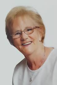 Many of us who are long term islanders will know and remember Tracey Fry.  The daughter of Doreen and Terry Fry. Tracey was the bubbly blonde  bartender at the pub and bowls