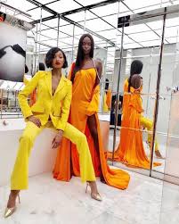 Black And Yellow Suit Pin On Femme Noir
