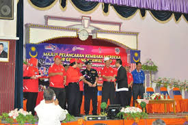 Kolej vokasional adalah institusi pengajian latihan kemahiran yang menawarkan dua program iaitu peringkat sijil (sijil vokasional malaysia) dan diploma. Kolej Vokasional Tanah Kolej Vokasional Tanah Merah Facebook