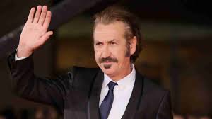 Marco giallini e sua moglie loredana marco giallini e sua moglie loredana dalla loro relazione sono nati due figli maschi, rocco e diego, il primo nel 1998 e il secondo nel 2004. Andrea Scanzi L Omaggio A Marco Giallini Il Racconto Della Sua Tragedia