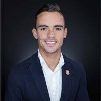 Luis Bencomo's Instagram, Twitter & Facebook