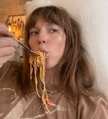 Jillian Lake's Instagram, Twitter & Facebook