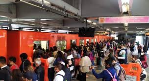 Este fin de semana se alistaron las vías, instalaciones y trenes en la línea 3 del metro en la cdmx, desde la estación universidad hasta indios verdes, para reanudar operaciones este 1 de febrero. Tras Afectaciones Por Lluvias Se Suspende El Servicio En Tres Estaciones De La Linea 3 Del Metro Cdmx Economiahoy Mx