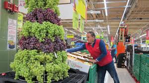 Leers Une Matinee Dans La Fourmiliere De L Hypermarche Auchan