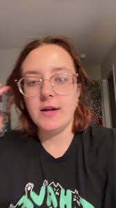 Anna Zahn (@annzy_b)