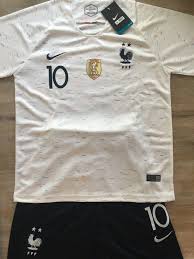 Le maillot de foot officiel de l'allemagne. Maillot Enfant Short Equipe De France 2 Etoiles Mbappe 10 11 Ans Colis 48h Maillot Idees De Maillot Ma Maillot Enfant Maillot Equipe De France Maillot