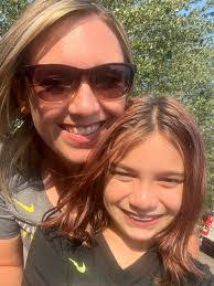 Heather Marrs's Instagram, Twitter & Facebook