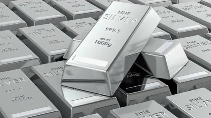 Silver Import India: भारत अगले 6 महीने में खरीदेगा 6,500 टन चांदी, सरकार ने दी आयात की मंजूरी