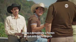 Es la esposa de lupe esparza, líder de la agrupación. Florencia Rios Le Da Voz A Las Familias De Famosos En Bronco