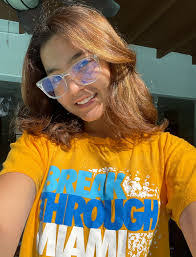 Melanie Lemus's Instagram, Twitter & Facebook