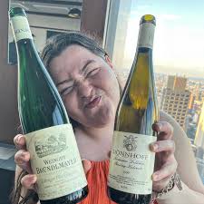 Jonathan Eichholz, MS (@jonathandrinkswine) • Instagram photos and videos