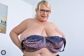 Mature.nl Sammy Sanders (EU) (47) - Mature BBW with mega tits loves her sex  toys - 23 January 2017 (1080pphoto)