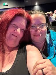 Enjoying Concerts: Fun Ideas with Your Best Friend