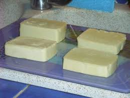 Mon savon fait maison : Tout Ce Que Vous Avez Toujours Voulu Savoir Pour Faire Du Savon Sans Jamais Oser Le Demander Potions Et Chaudron Recettes De Cosmetiques Naturels Et Bio Savons Faits Maison Aromatherapie