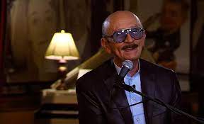 Mexican singer and songwriter sergio esquivel started getting involved in music while studying physical education in mexico city, writing lyrics at night inspired by the family he left behind. Tedxxynubig4wm
