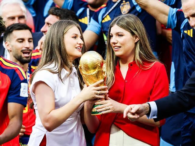 MUNDIAL FÚTBOL INFORMES POLICÍA | Los diarios policiales del Mundial de  fútbol: El hombre que seguía a la princesa Leonor