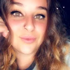 Elizabeth Arp's Instagram, Twitter & Facebook