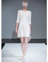 Robe Blanche Courreges Robes De Mariee On Pioche Dans Le Pret A Porter Elle Robe De Mariee Robe Blanche Robes De Mariee Couture