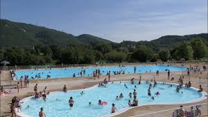 Besancon La Reouverture De La Piscine De Chalezeule Au Secours Face A La Canicule Youtube