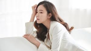 Choi ji woo cũng hạnh phúc vì vai diễn của mình được yêu thích, lan tỏa tận triều tiên. Winter Sonata Player Choi Ji Woo Is Now A Mother