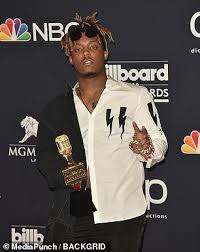 Wait til you see it!! Juice Wrld Suffered Fatal Seizure As Cops Searched His Private Jet And Found 70 Pounds Of Marijuana Daily Mail Online