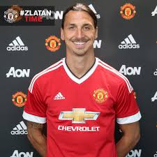 Zlatan ibrahimović is 39 years old (03/10/1981) and he is 195cm tall. Photos Zlatan Ibrahimovic All Smiles In Man Utd Shirt After Completing Move Football Talk Premier League News