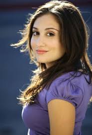 Lucy DeVito Age, Height, Net worth, Biography, Father