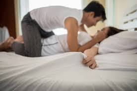 4 alasan pengantin baru gugup saat malam pertama. Seks Malam Pertama Bagi Pengantin Baru Agar Tak Sakit Dan Bebas Trauma