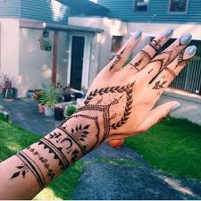 Bekijk meer ideeën over henna, henna patronen, hennadesigns. 100 Beste Ideeen Henna Tatoeage Voor Meisjes Op De Arm Been Rugfoto