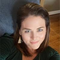 Laurie Jewell's Instagram, Twitter & Facebook