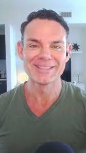 Jane Hyatt's Instagram, Twitter & Facebook