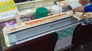 Maybe you would like to learn more about one of these? Brother Hand Knitting Machine Cardomatic System Model No Kh 871 3 To 4 Ply Yarn 9914407711 Youtube