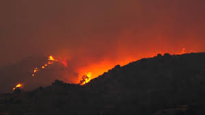 Δείτε στο χάρτη το μέτωπο της πυρκαγιάς. Qwryzfyldsrybm