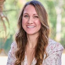 Nicole Bettis's Instagram, Twitter & Facebook