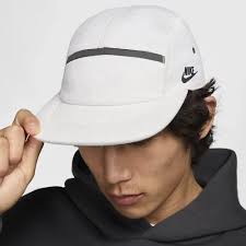 Nike Fly Cap Unstructuцвет красный Flat Bill Tech Fleece Cap цвет  коричневый HJ3504-051